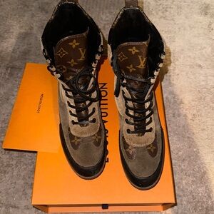 LV BOOTS